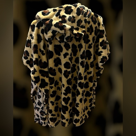 Wearable Leopard Hooded Wrap Blanket Open Shawl w/ Pockets Soft & Cozy OS New - Picture 6 of 14